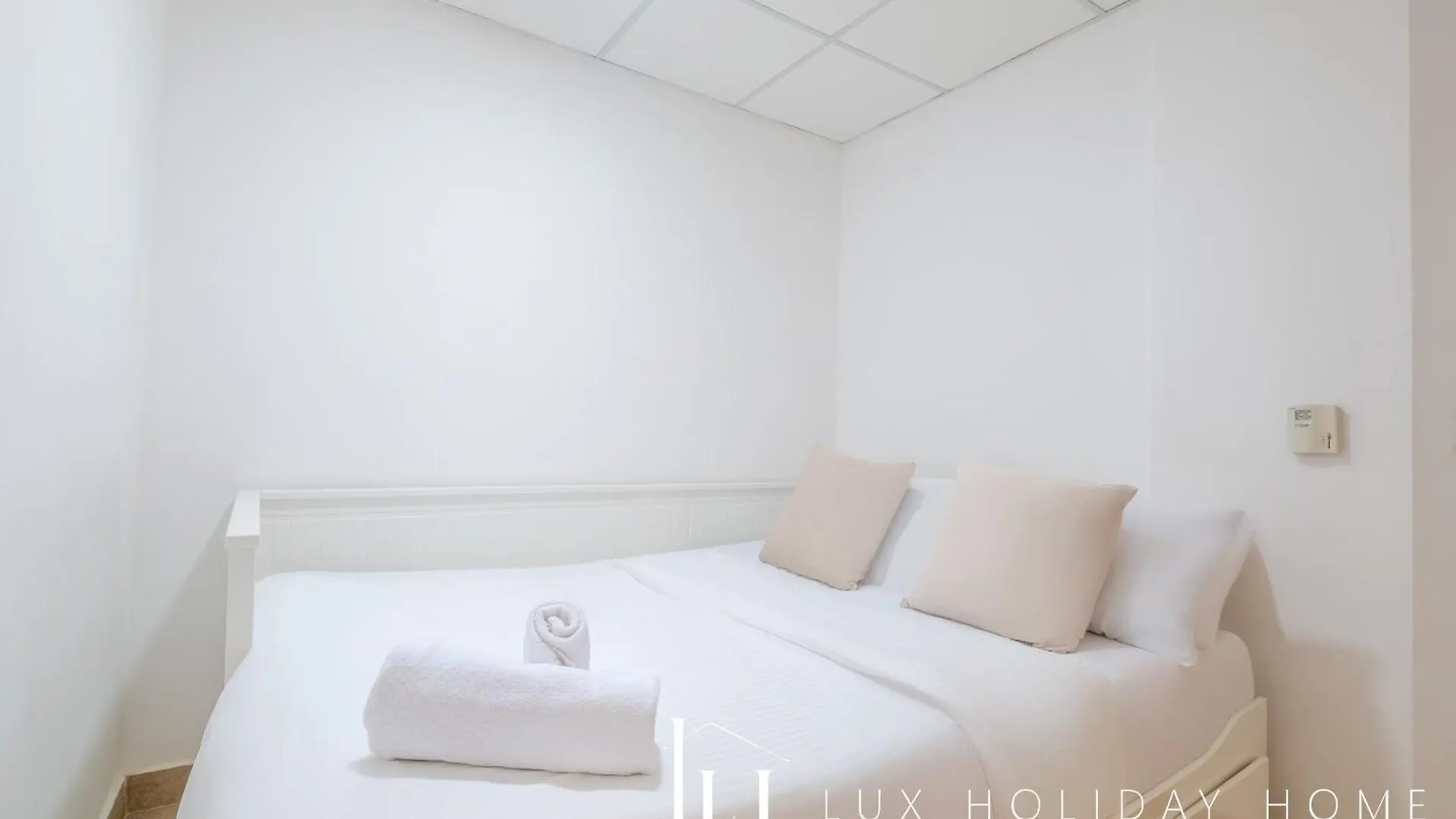 Lux - The Shoreline Penthouse Suite Dubai